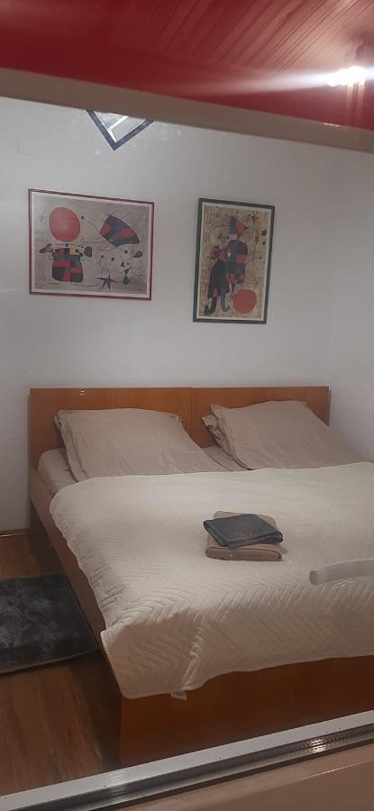 Klementine Bus Station Apartment *